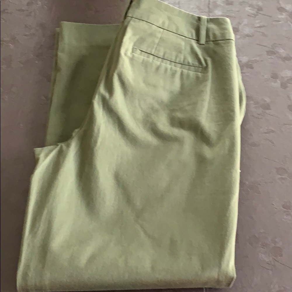 Women’s Talbots Perfectly Cropped Pants - Picture 2 of 4